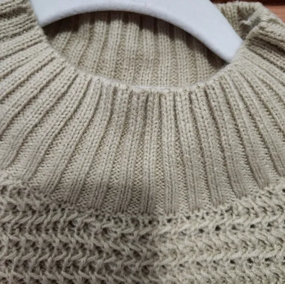 🆕️ Solid Mock Neck Chunky Knit Sweater!