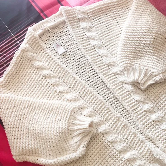 Cardigan chunky sweater thick twist braid cable knit cream white wide sleeve