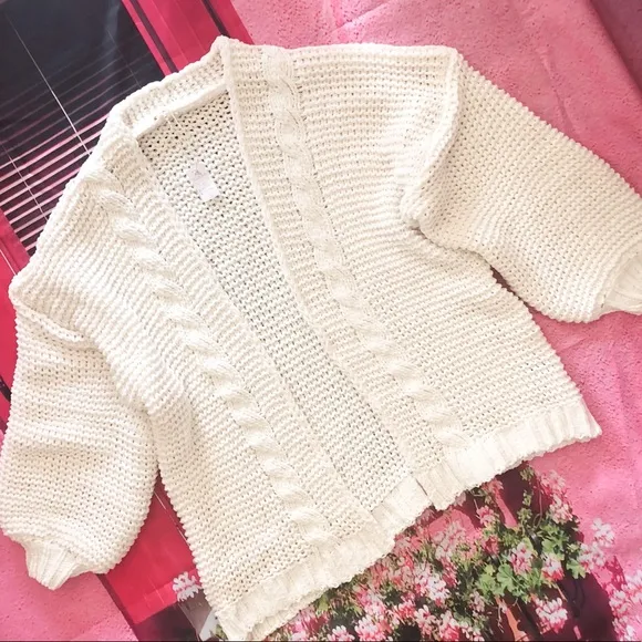 Cardigan chunky sweater thick twist braid cable knit cream white wide sleeve