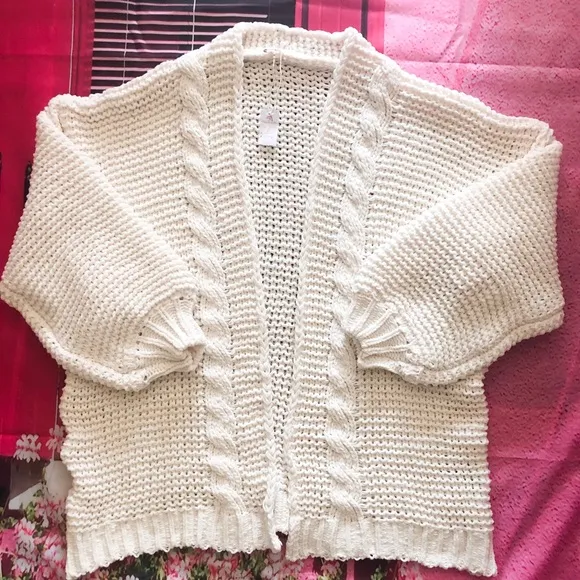 Cardigan chunky sweater thick twist braid cable knit cream white wide sleeve