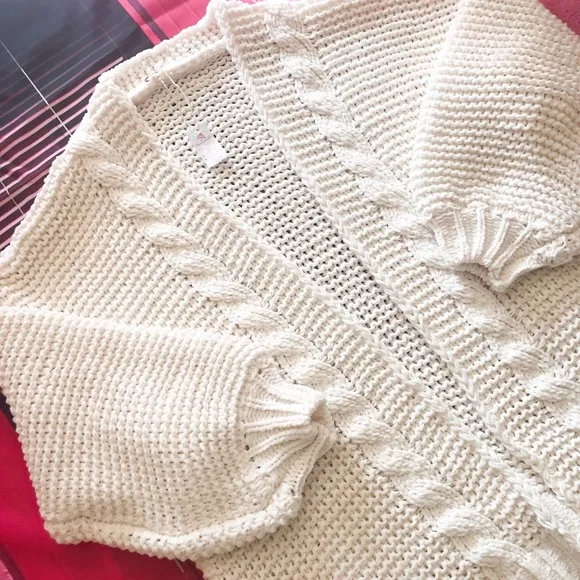 Cardigan chunky sweater thick twist braid cable knit cream white wide sleeve
