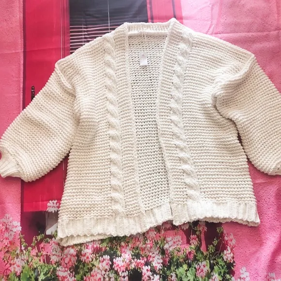 Cardigan chunky sweater thick twist braid cable knit cream white wide sleeve
