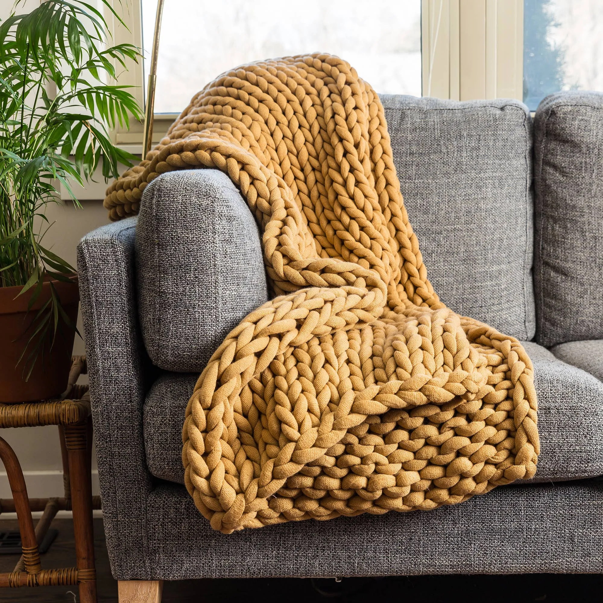 Chunky Knit Throw in Mauve