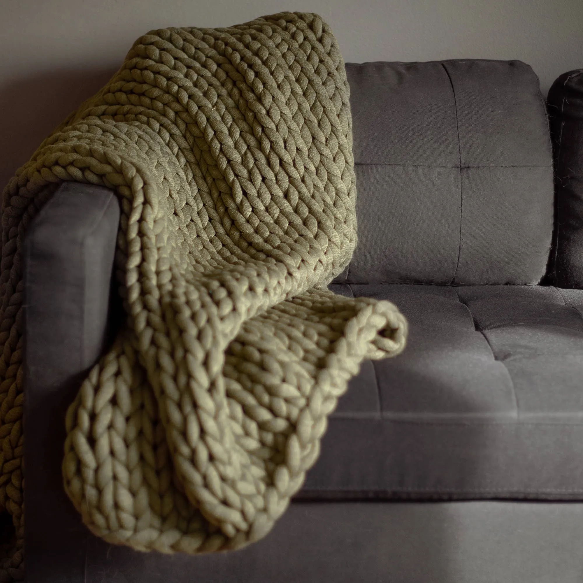 Chunky Knit Throw in Mauve