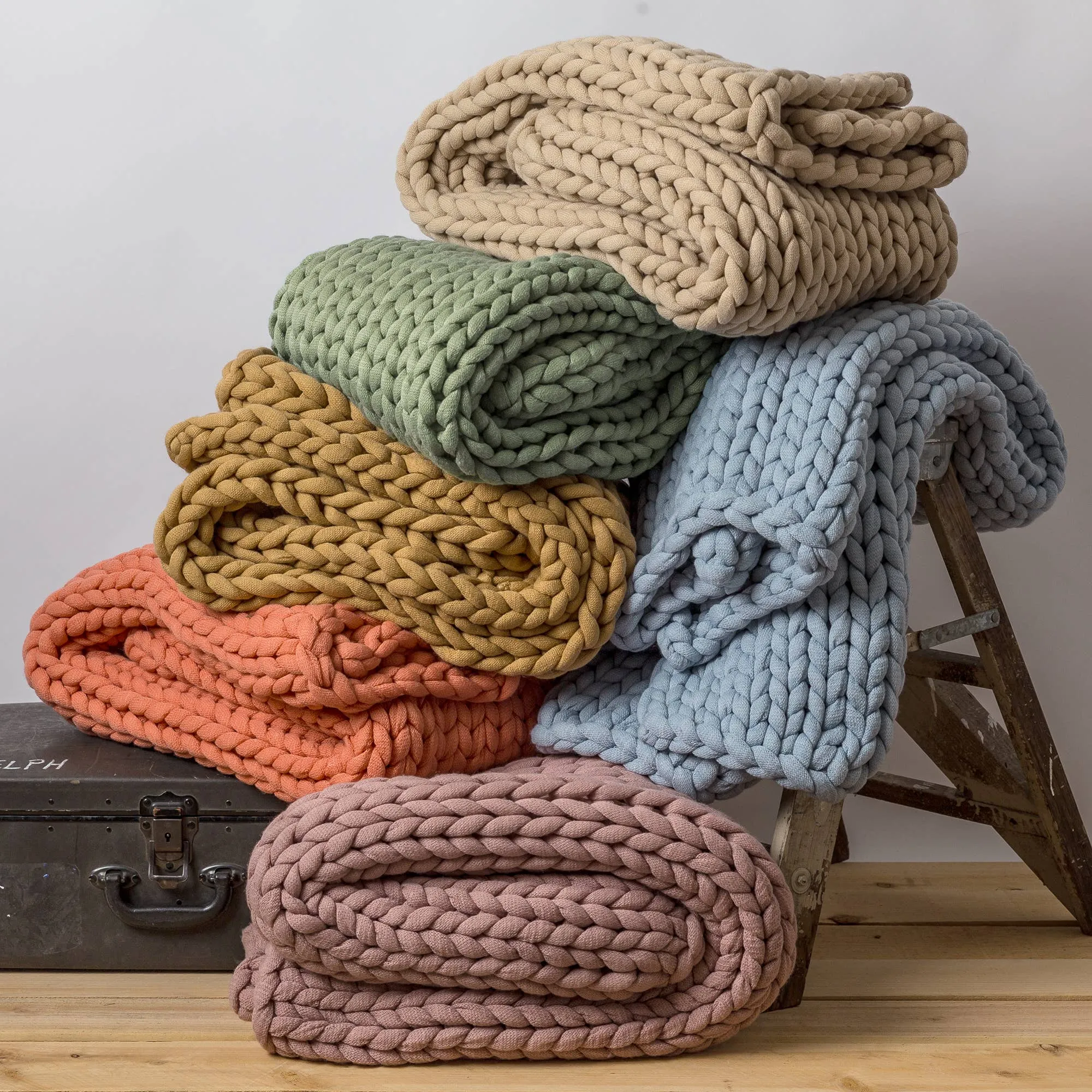 Chunky Knit Throw in Mauve
