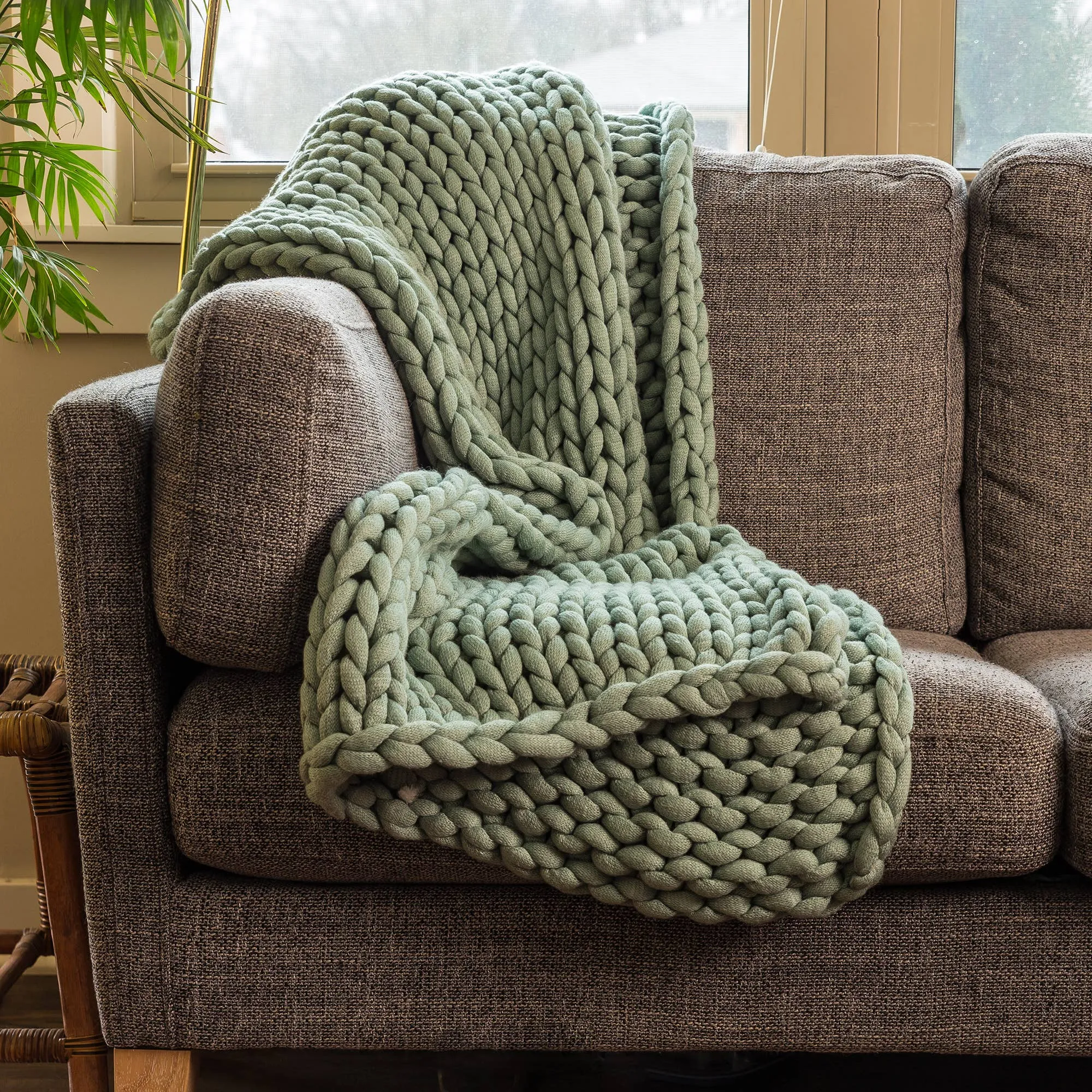 Chunky Knit Throw in Mauve