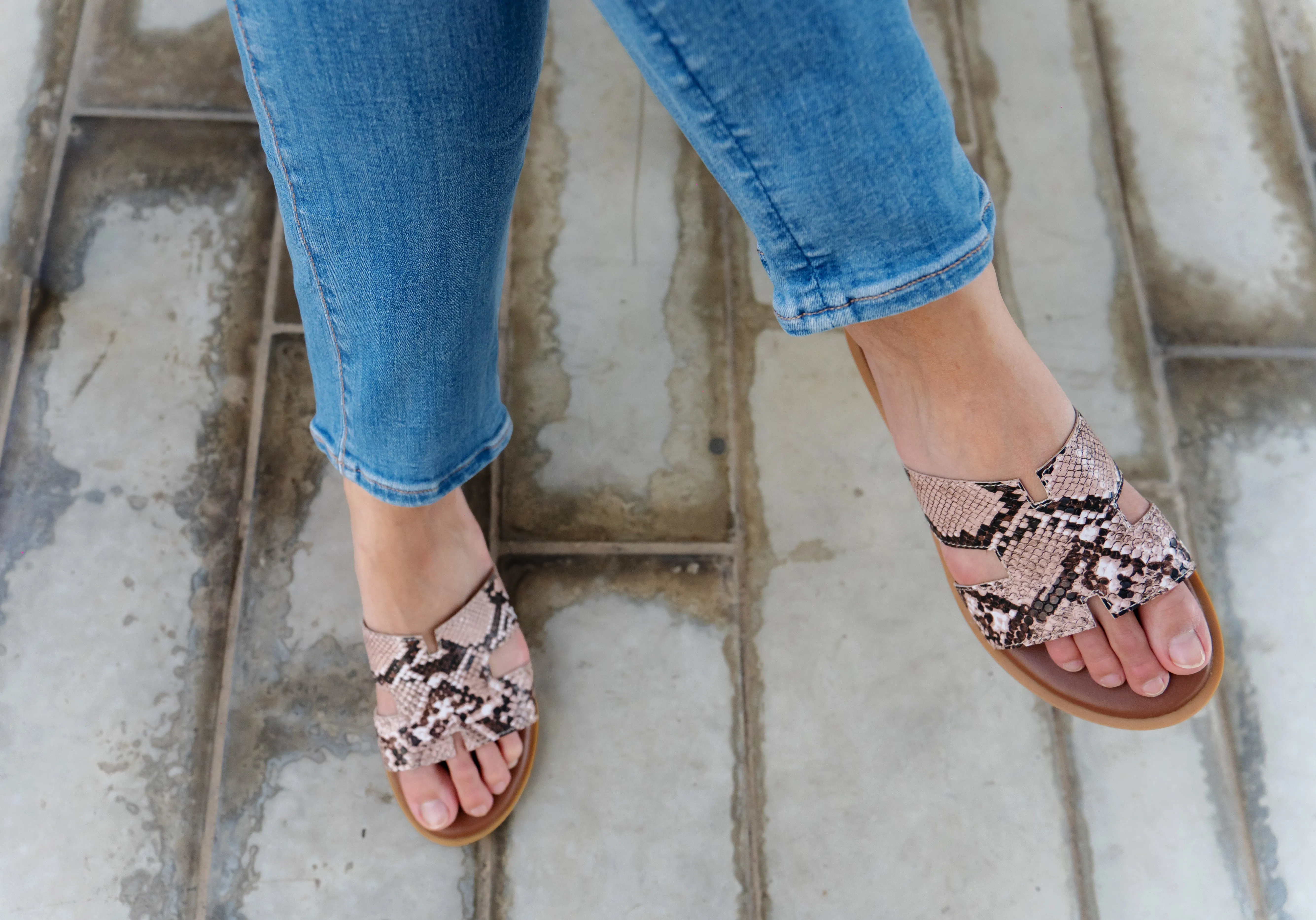 CRAFTSMAN WOMENS SANDALS