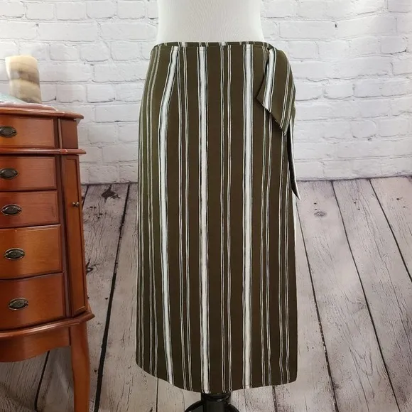 Evereve brown skirt with multi colored stripes