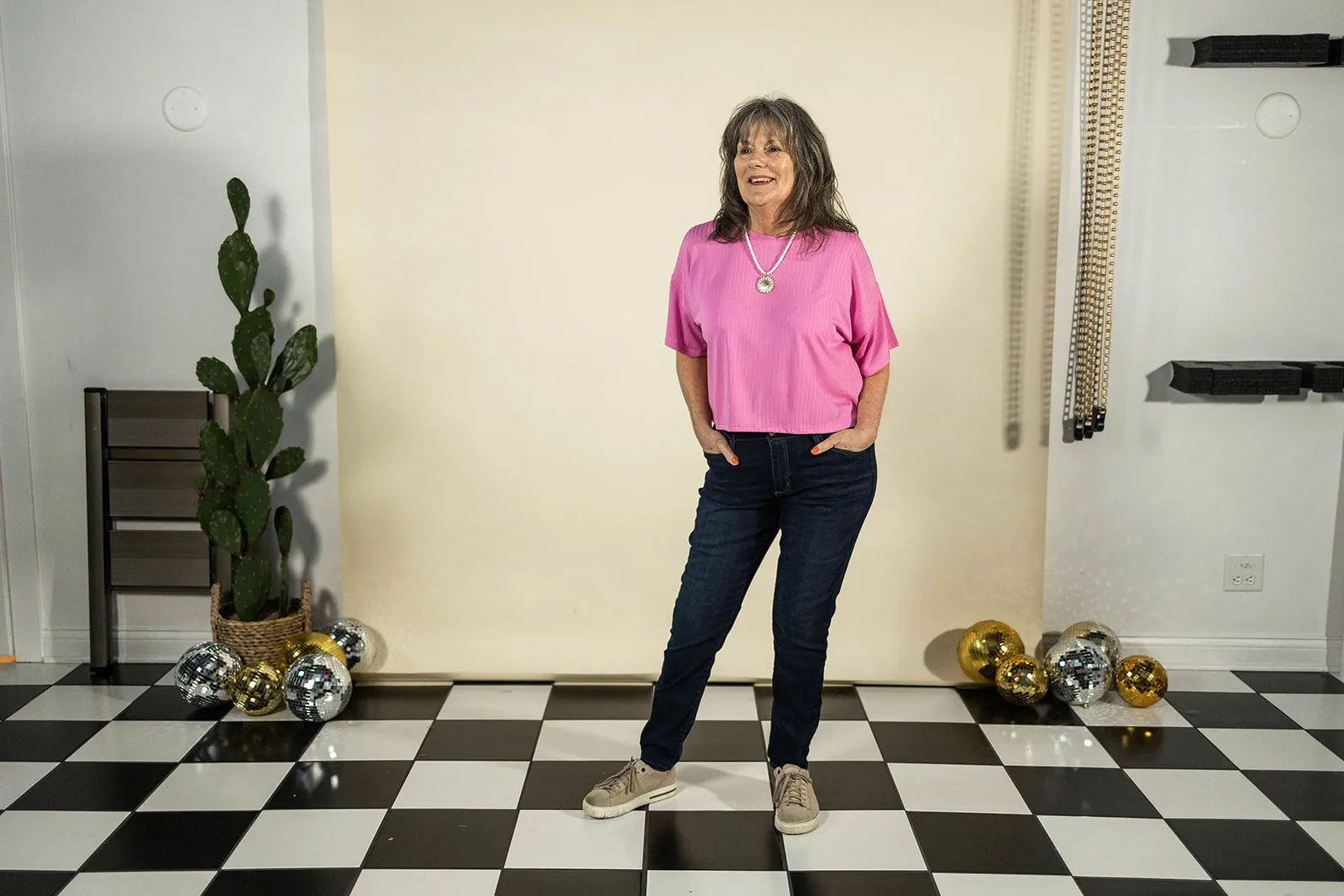 karsyn crew neck tee in party pink
