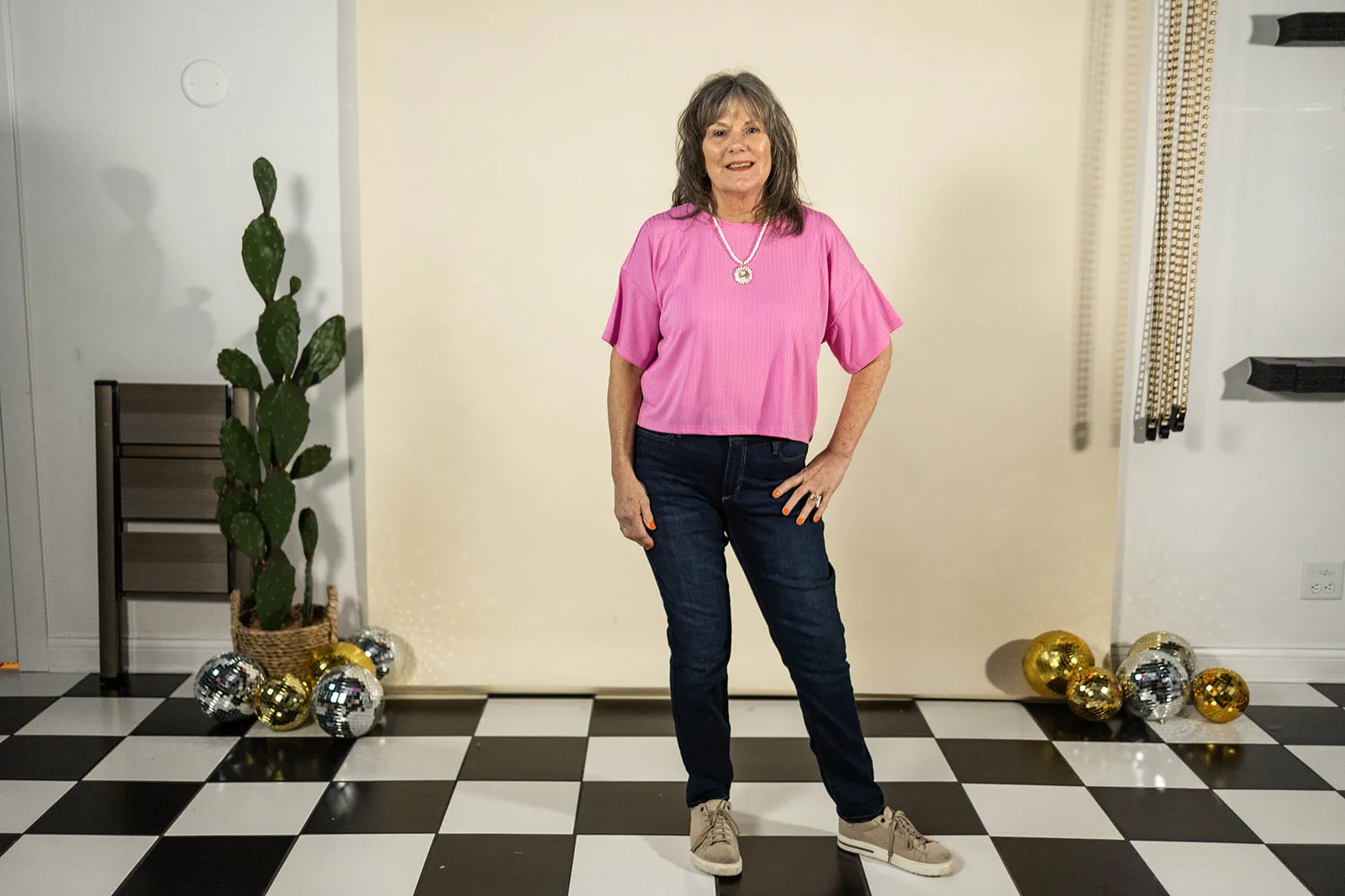 karsyn crew neck tee in party pink