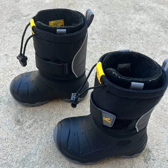 KEEN Toddler Lumi Waterproof Insulated Snow Boot Size 8
