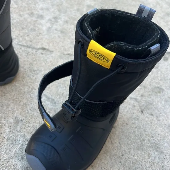 KEEN Toddler Lumi Waterproof Insulated Snow Boot Size 8