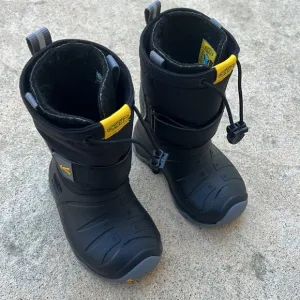 KEEN Toddler Lumi Waterproof Insulated Snow Boot Size 8