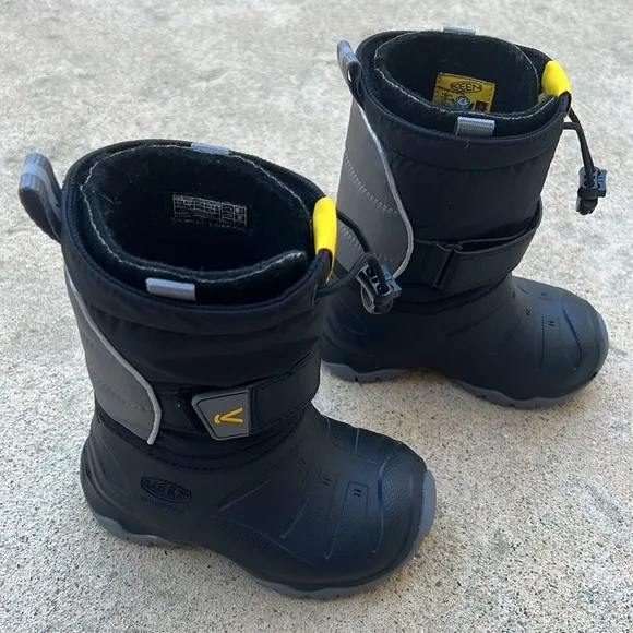 KEEN Toddler Lumi Waterproof Insulated Snow Boot Size 8