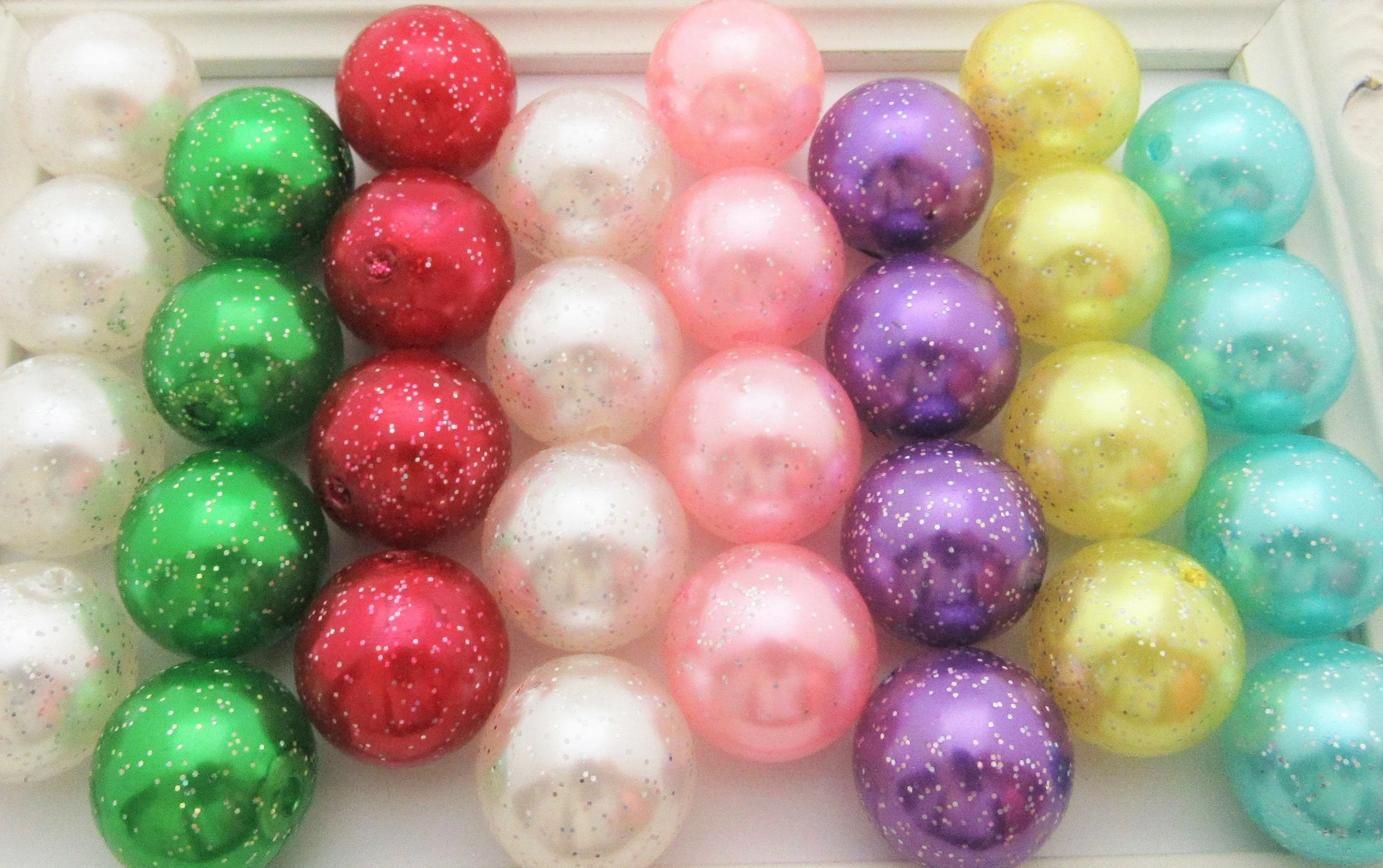 NEW 20mm Ivory Glitter Pearls, Chunky Bubblegum Pearls, Glitter Beads, Chunky Beads, Faux Pearl Beads, Chunky Bead Supply, Glitter Pearls