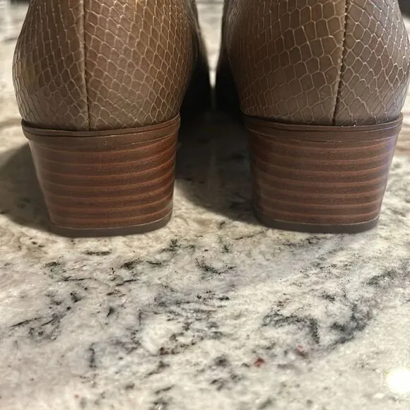 New Rockport Women's Geovana Mid Boot Fashion size 9-1/2 NWOT