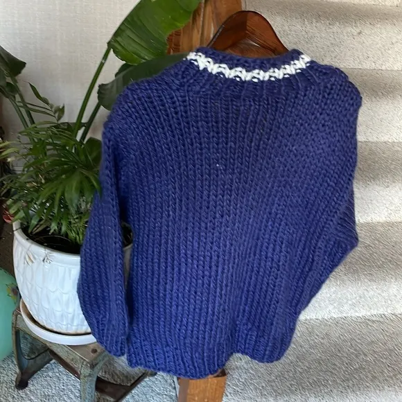 NWT Misguided Chunky V Neck Knit Sweater