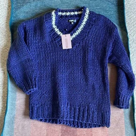 NWT Misguided Chunky V Neck Knit Sweater