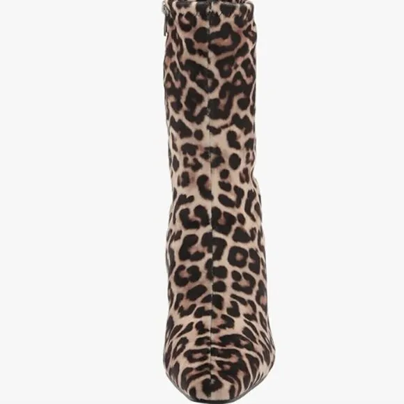 Steve Madden Vakay Fashion Boot Leopard Animal Print Ankle Heeled Bootie NOWB