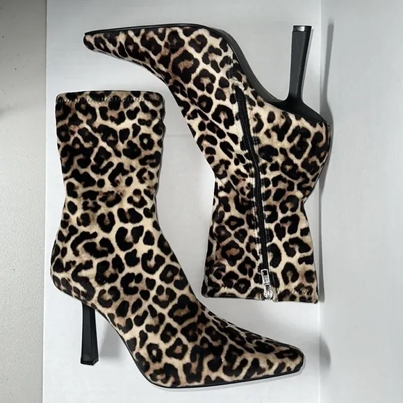 Steve Madden Vakay Fashion Boot Leopard Animal Print Ankle Heeled Bootie NOWB