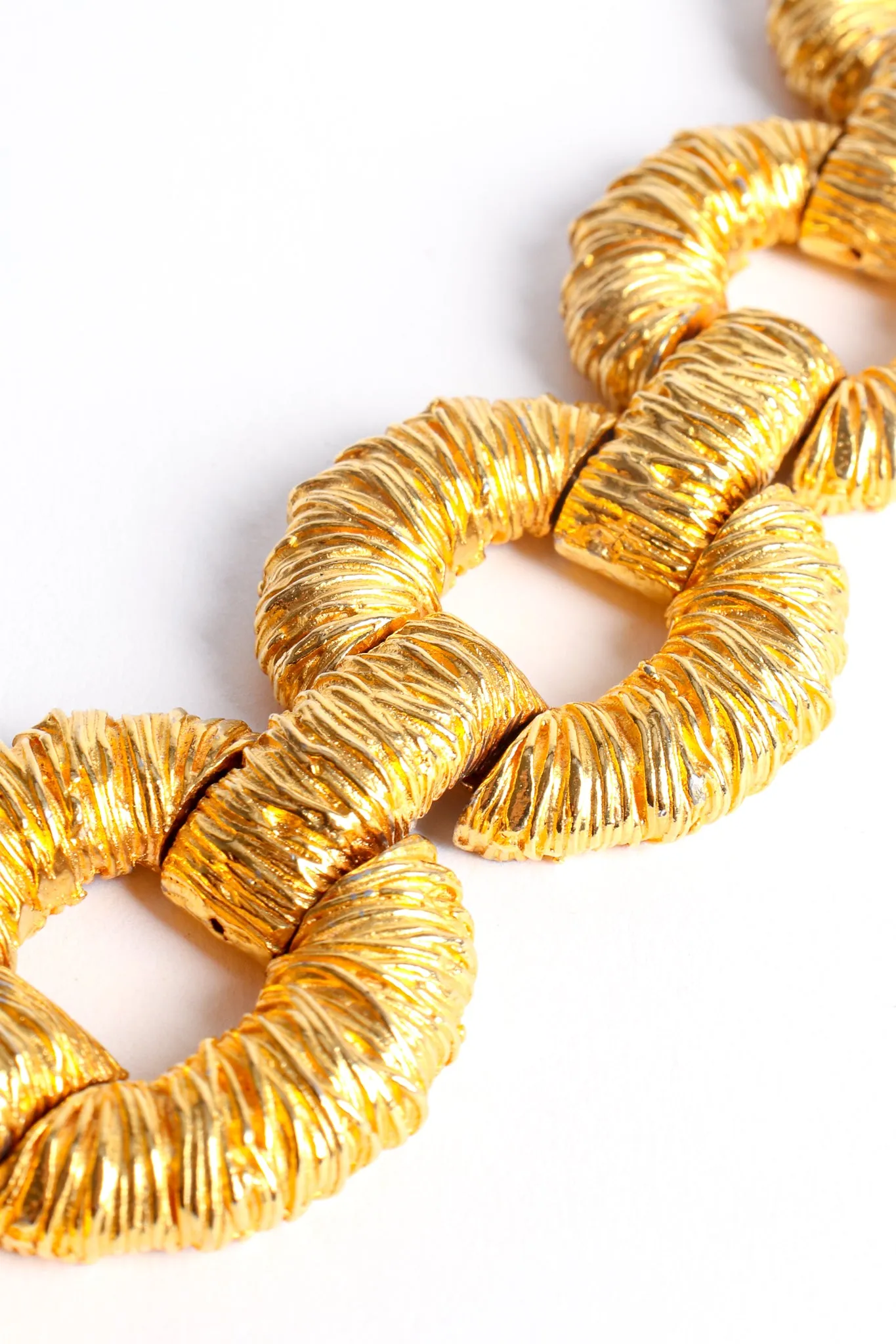 Textured Round Link Bracelet