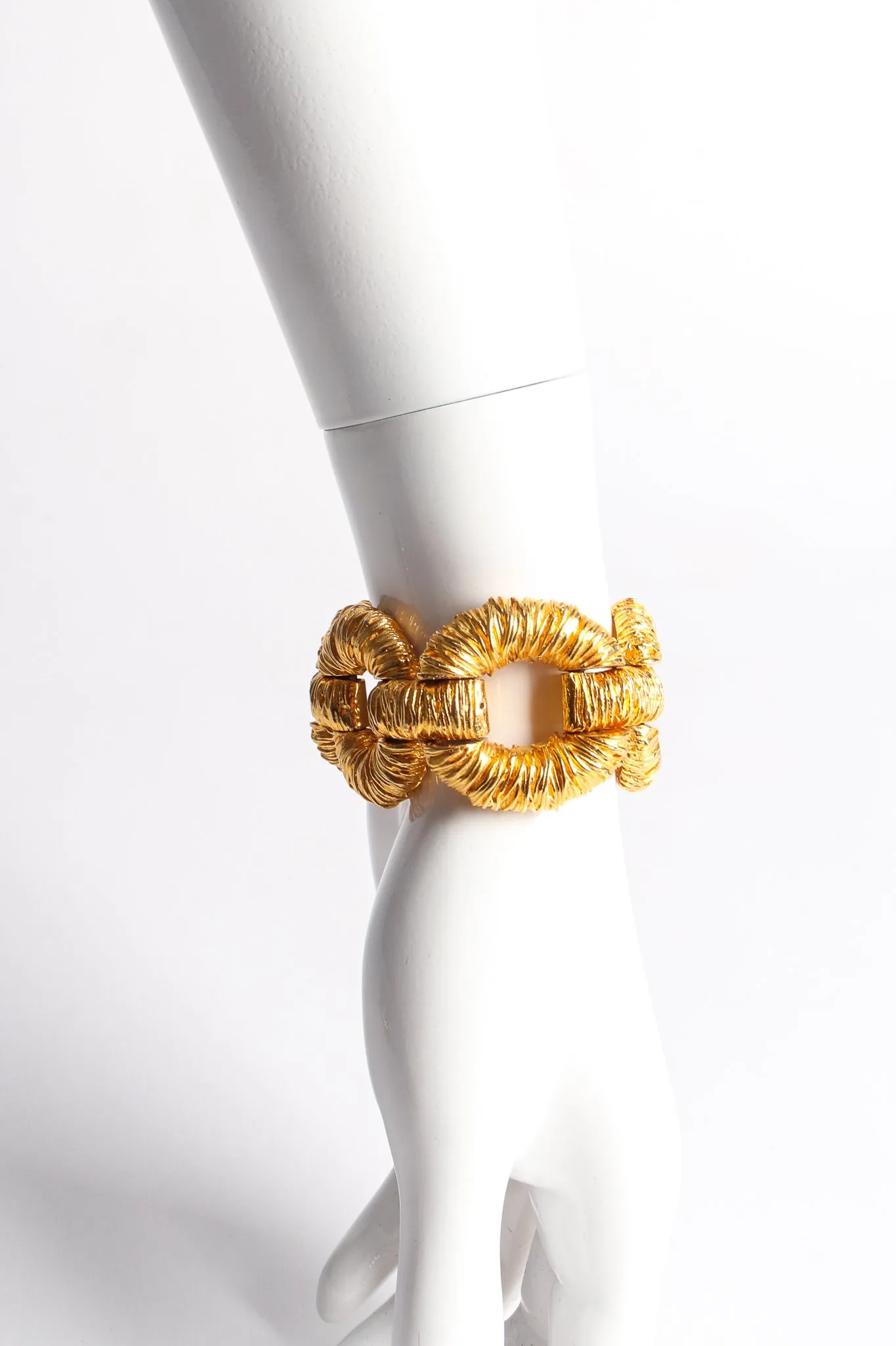 Textured Round Link Bracelet