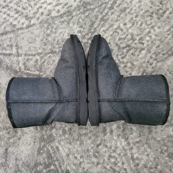 UGG Kids Classic II Glitter Boot in Black size 13