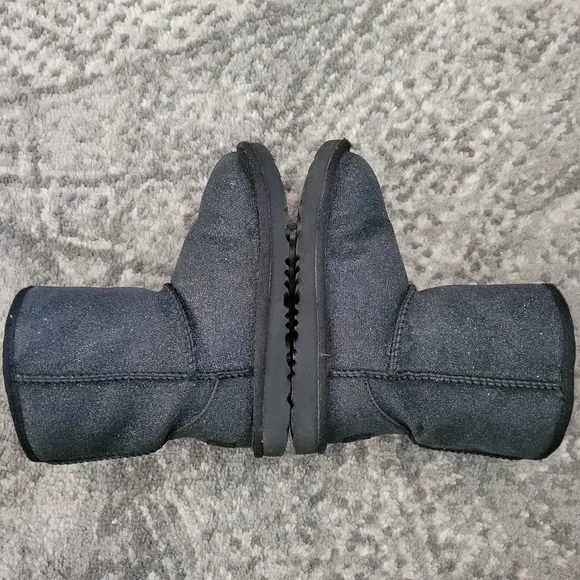 UGG Kids Classic II Glitter Boot in Black size 13