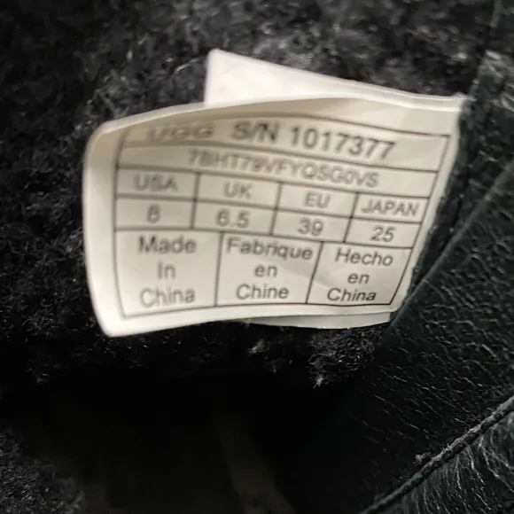 UGG Women's Robbie Fashion Sneaker