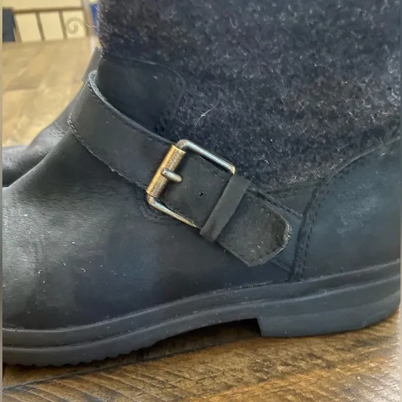 UGG Women's Robbie Fashion Sneaker