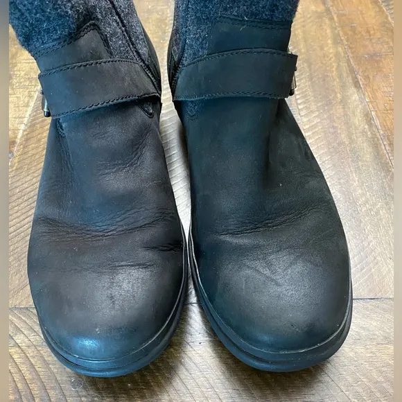 UGG Women's Robbie Fashion Sneaker